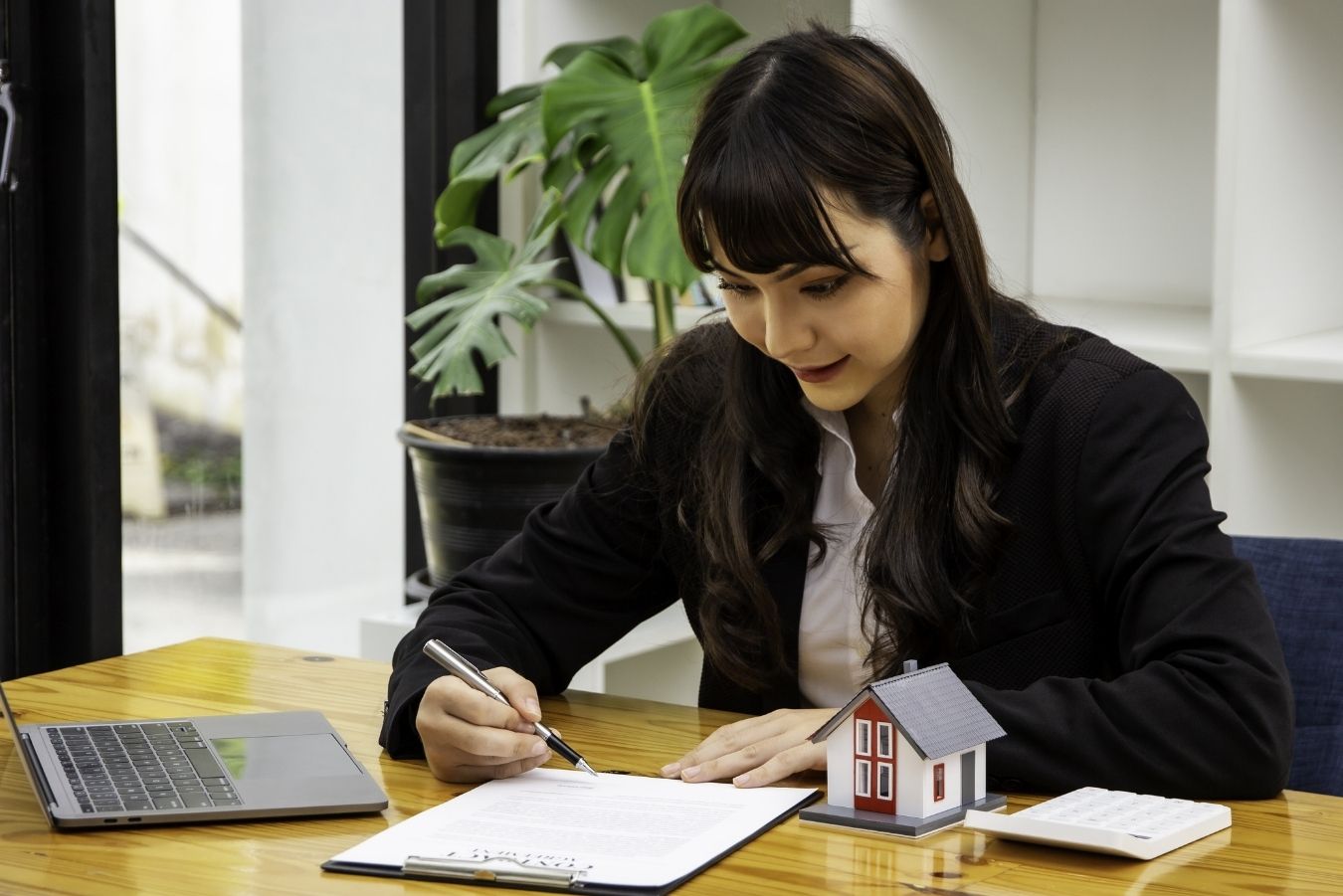 4 Reasons Landlords Should Run Background Checks on Tenants